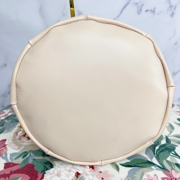 Falor Firenze white leather bucket bag Made | Mercari Falor Firenze | Cream Natural Leather Bucket Bag